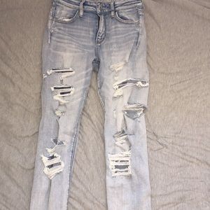 American eagle light wash distressed jeans